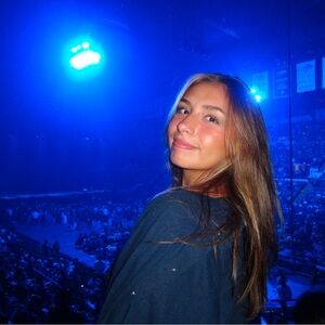 Meet your Posher, Elena